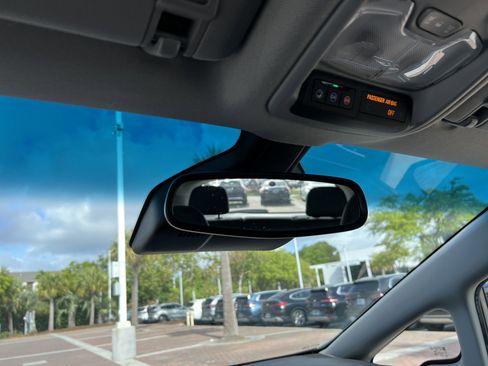 Used 2022 Chevrolet Bolt LT w/ Infotainment Package image 26