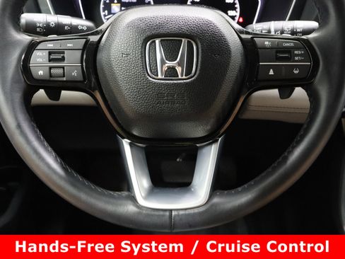 Used 2025 Honda Pilot Touring image 25