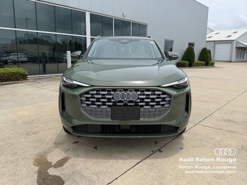 Used 2025 Audi Q5 Premium Plus w/ Premium Plus AWD/4WD image 2