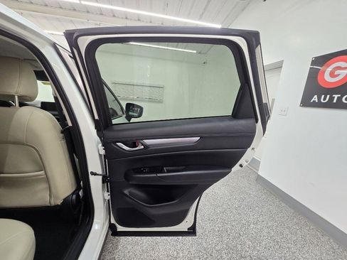 Used 2019 MAZDA CX-5 Touring FWD image 30