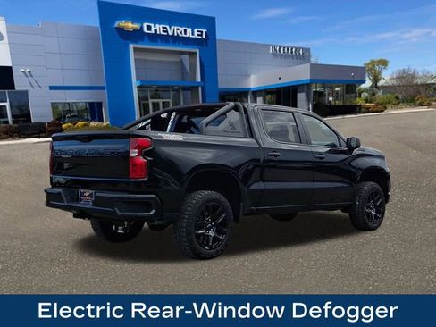 Used 2024 Chevrolet Silverado 1500 Custom Trail Boss w/ LPO, Dark Essentials Package image 9