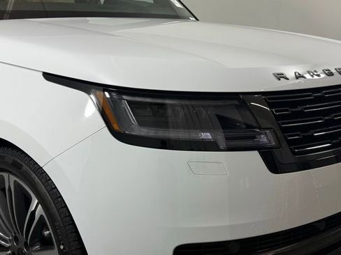 New 2026 Land Rover Range Rover SE image 13