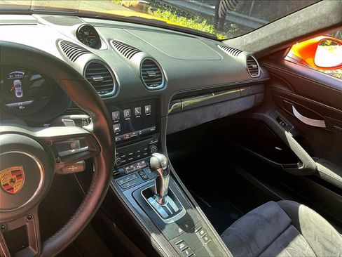 Certified 2021 Porsche 718 Cayman GT4 RWD image 10