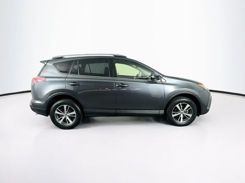 Used 2018 Toyota RAV4 XLE AWD/4WD image 10