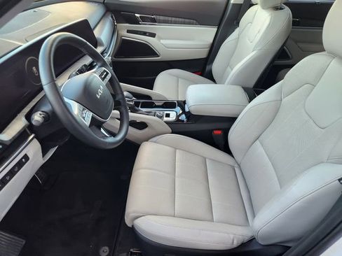 Used 2024 Kia Telluride SX w/ Towing Package image 10