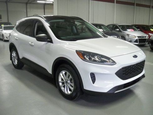 Used 2022 Ford Escape SE w/ Convenience Package image 3