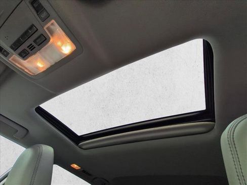 Used 2016 Toyota Highlander XLE image 15