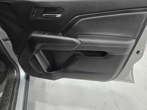 Used 2024 Chevrolet Colorado LT w/ LT Convenience Package II image 9