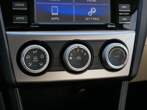 Used 2015 Subaru Crosstrek 2.0i Premium image 23