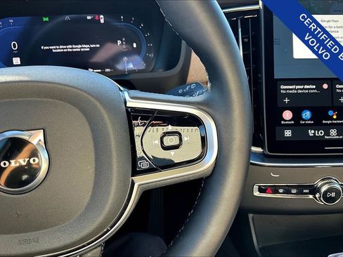 Certified 2025 Volvo XC90 B6 Plus image 27