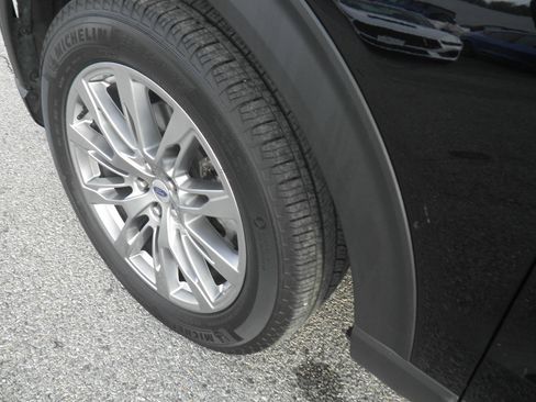 Certified 2025 Ford Explorer Active w/ Active Comfort Package image 11