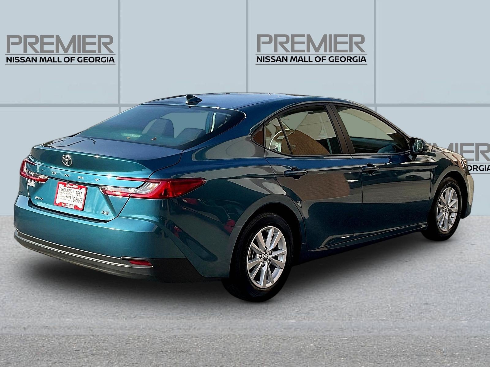 Used 2025 Toyota Camry LE FWD image 7