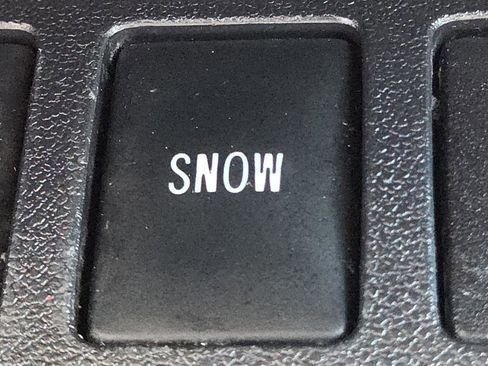 Used 2019 Toyota Highlander LE FWD image 29
