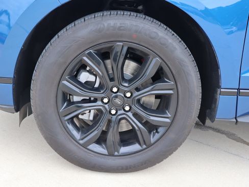Used 2024 Ford Edge SE w/ Black Appearance Package AWD/4WD image 25