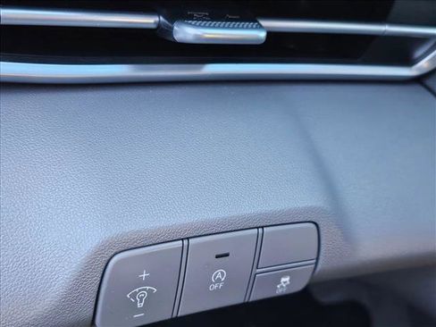 Used 2025 Hyundai Elantra SE image 10