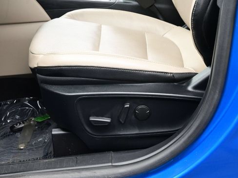 Used 2020 Ford Escape Titanium AWD/4WD image 11
