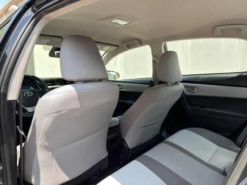 Used 2018 Toyota Corolla LE FWD image 13