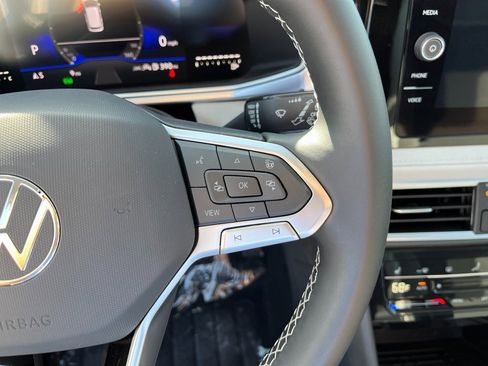 New 2025 Volkswagen Taos SE image 14
