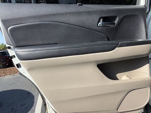 Used 2017 Honda Pilot Touring image 29