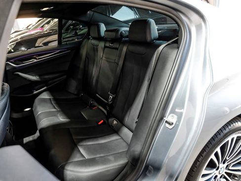 Used 2019 BMW 530i RWD image 37