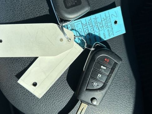 Used 2018 Toyota Camry SE image 27