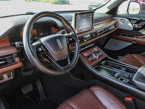 Used 2021 Lincoln Aviator Reserve w/ Equipment Group 210A image 31