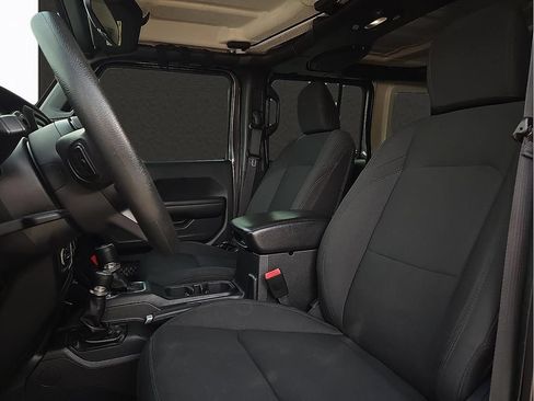 Used 2018 Jeep Wrangler Unlimited Sport AWD/4WD image 12