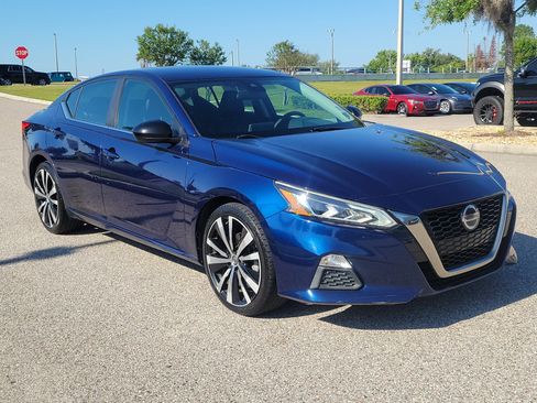 Certified 2021 Nissan Altima 2.5 SR FWD image 3