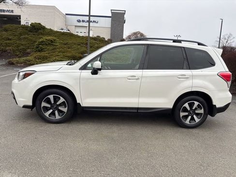 Used 2017 Subaru Forester 2.5i Premium w/ All-Weather Package image 2