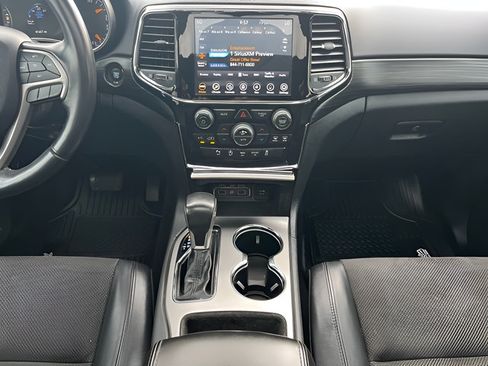 Used 2020 Jeep Grand Cherokee Altitude AWD/4WD image 26