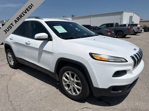 Used 2014 Jeep Cherokee Latitude w/ Cold Weather Group AWD/4WD image 3