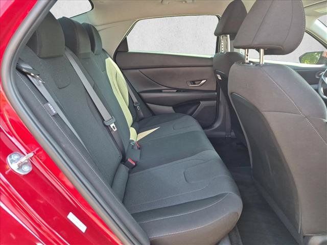 Used 2026 Hyundai Elantra SE FWD image 18