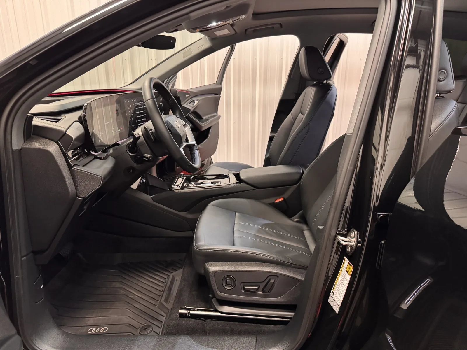 Used 2025 Audi Q6 e-tron Prestige w/ 20" Wheel Package AWD/4WD image 31