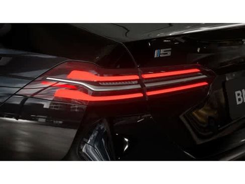 New 2026 BMW i5 eDrive40 w/ Convenience Package image 8