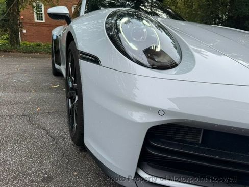Used 2025 Porsche 911 Carrera RWD image 13
