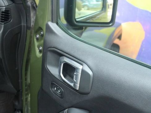 Used 2020 Jeep Wrangler Unlimited Sahara AWD/4WD image 9
