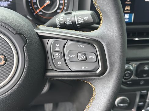 Used 2024 Jeep Wrangler Unlimited Sport AWD/4WD image 30