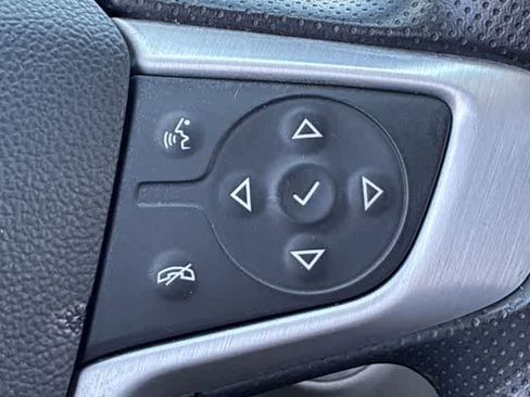 Used 2024 GMC Terrain SLE FWD image 25