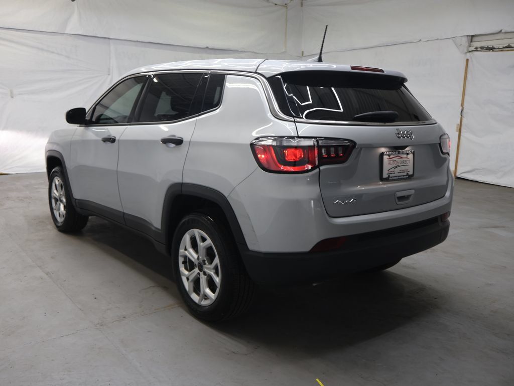Used 2025 Jeep Compass Sport AWD/4WD image 5