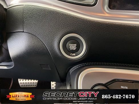 Used 2019 Dodge Challenger R/T Scat Pack w/ 1320 Drag Pack image 17