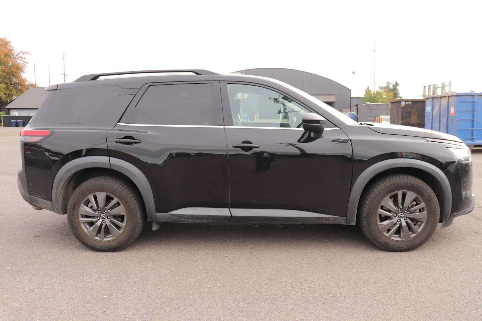Used 2022 Nissan Pathfinder SV AWD/4WD image 4