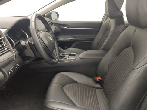 Used 2021 Toyota Camry SE FWD image 17