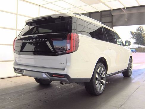 Certified 2025 Ford Expedition Max Platinum w/ Driver's Package AWD/4WD image 6