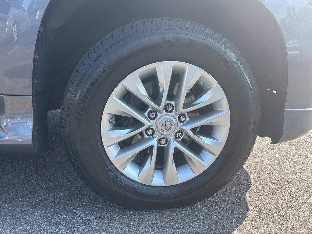 Used 2016 Lexus GX 460 w/ Premium Package AWD/4WD image 24