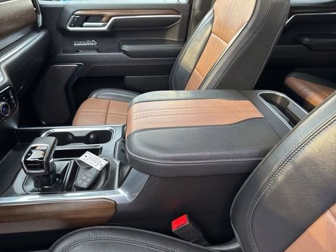 Used 2024 Chevrolet Silverado 1500 High Country AWD/4WD image 17