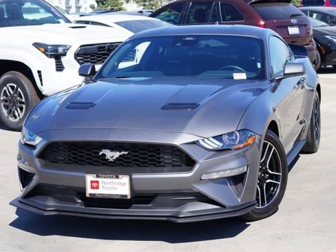 Used 2022 Ford Mustang Premium image 4