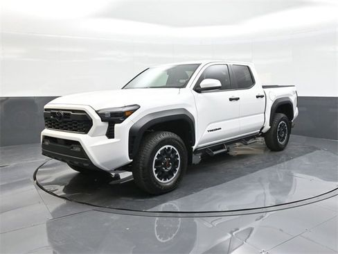 Used 2024 Toyota Tacoma TRD Off-Road image 34
