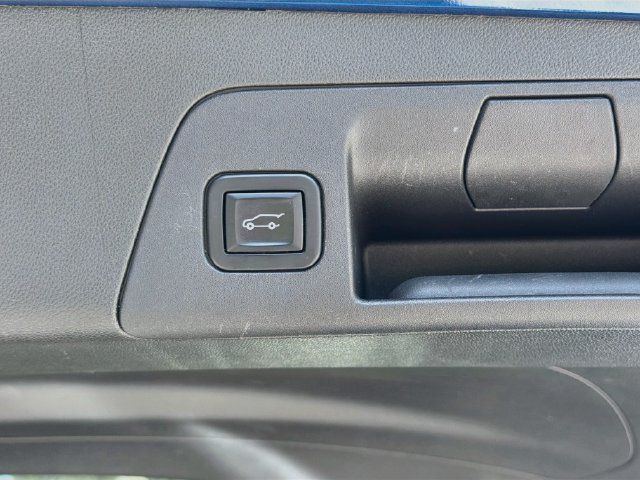 Used 2022 Buick Envision Avenir w/ Technology Package II FWD image 13