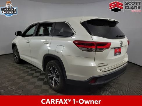 Used 2017 Toyota Highlander LE FWD image 5