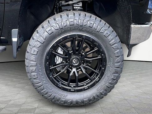 Used 2023 Chevrolet Silverado 1500 LT image 32